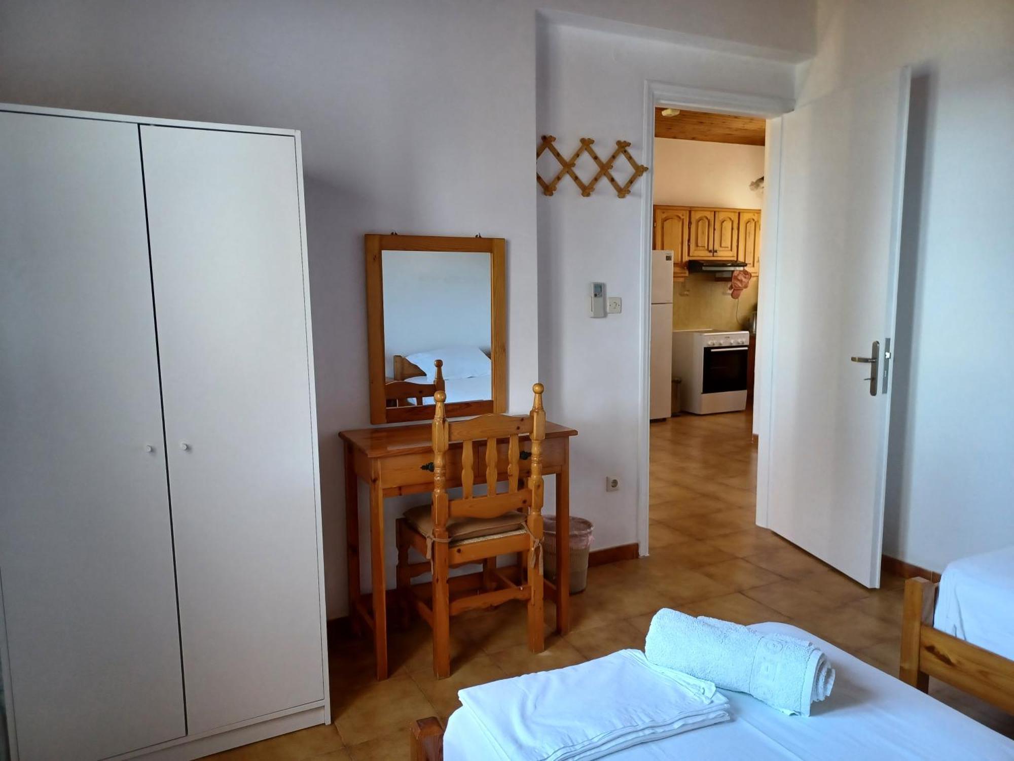 Nerissa Bungalow 2, Two Bedroom House With Sea View Esparta Exterior foto